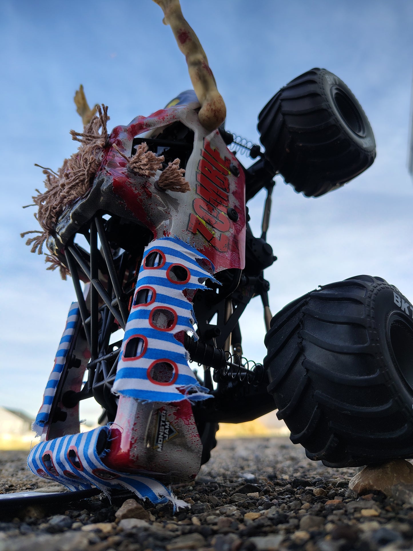 Losi Mini LMT Zombie Bumpers and Flags Bundle