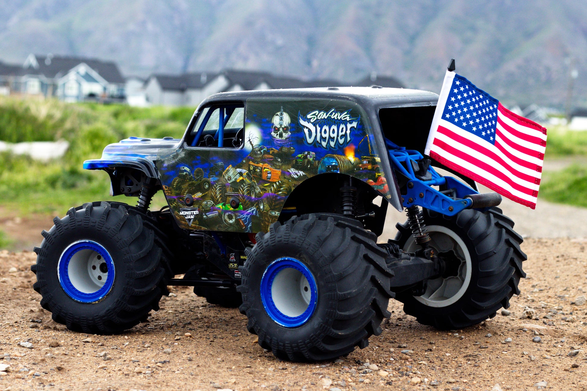 Losi full size LMT with American flag and Mount